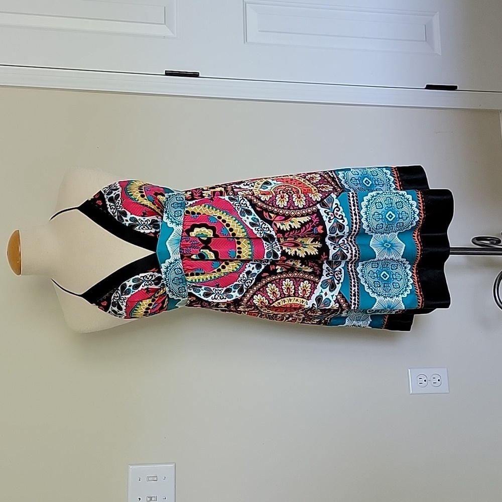 Marciano silk halter dress Size Small Multi color. Has padded cups!